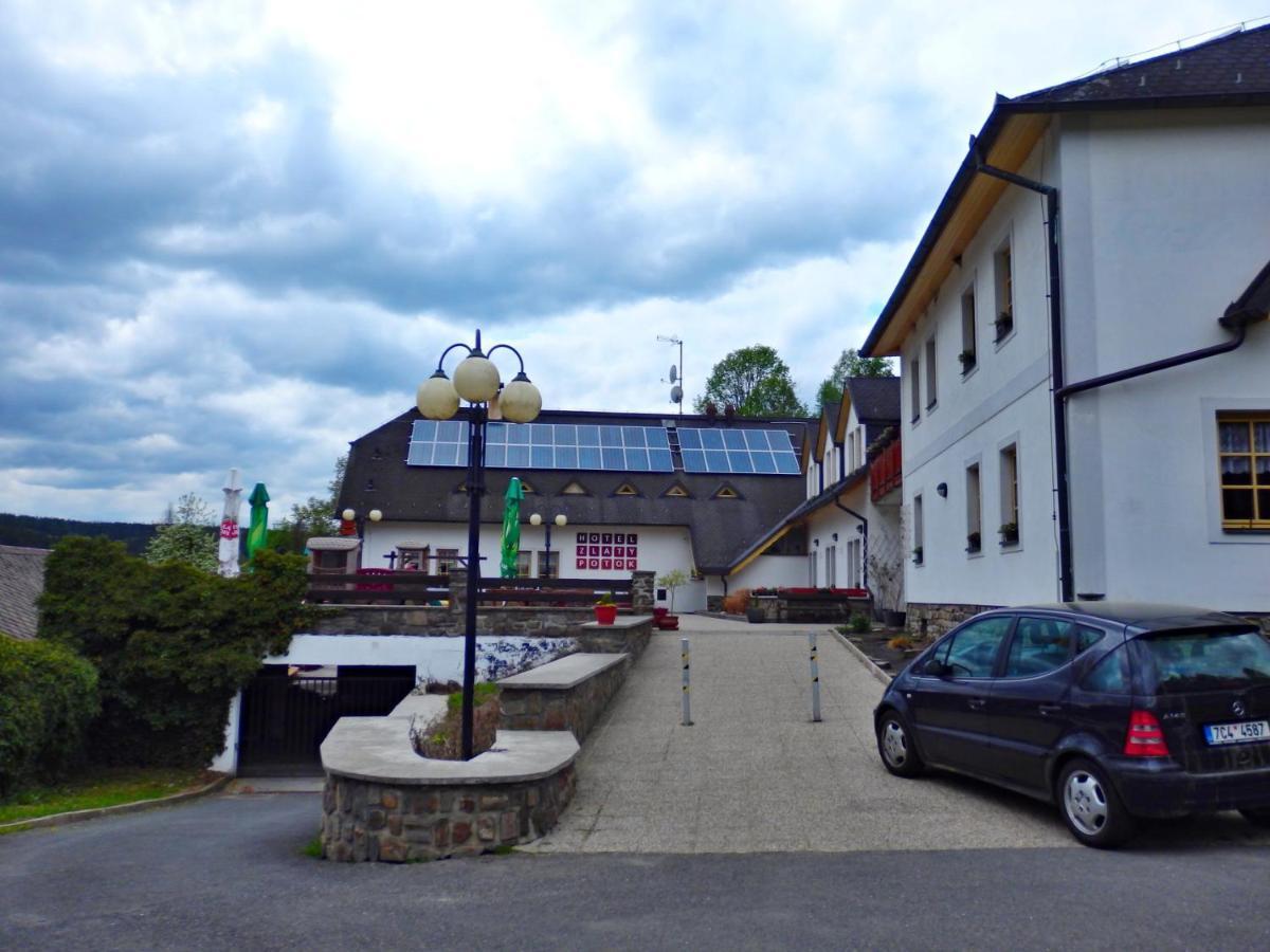 Hotel Zlaty Potok Nuzau Exterior foto